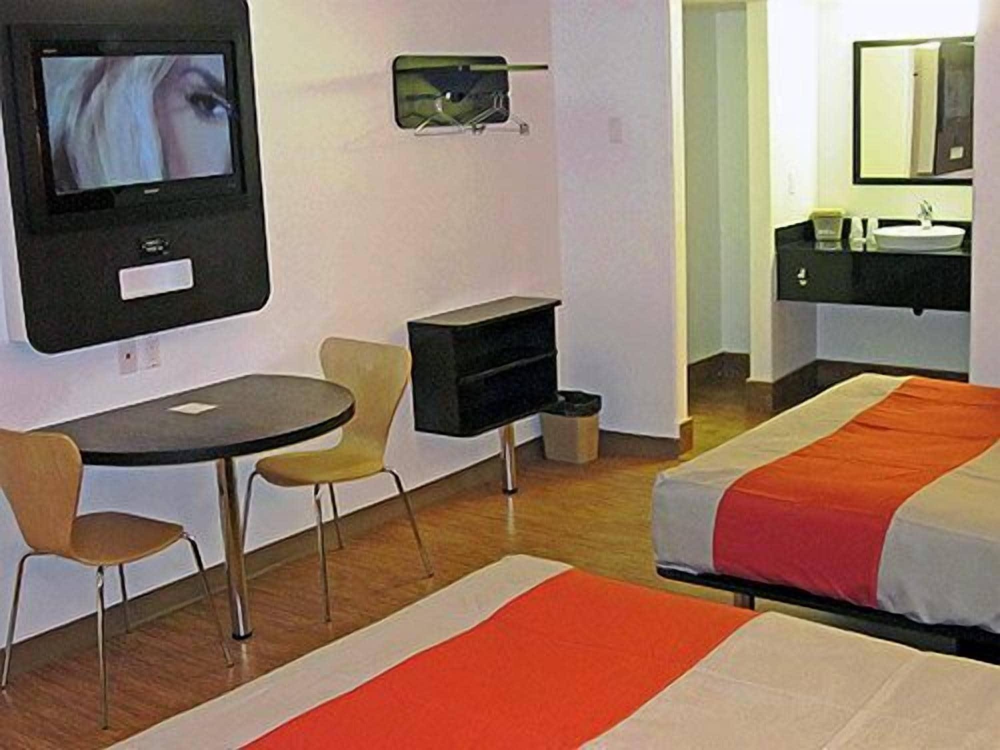 Motel 6 Victorville Buitenkant foto