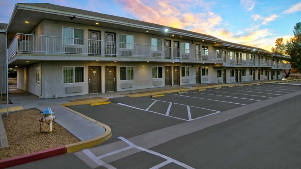 Motel 6 Victorville Buitenkant foto