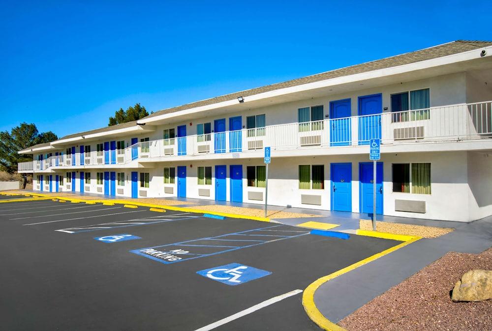 Motel 6 Victorville Buitenkant foto