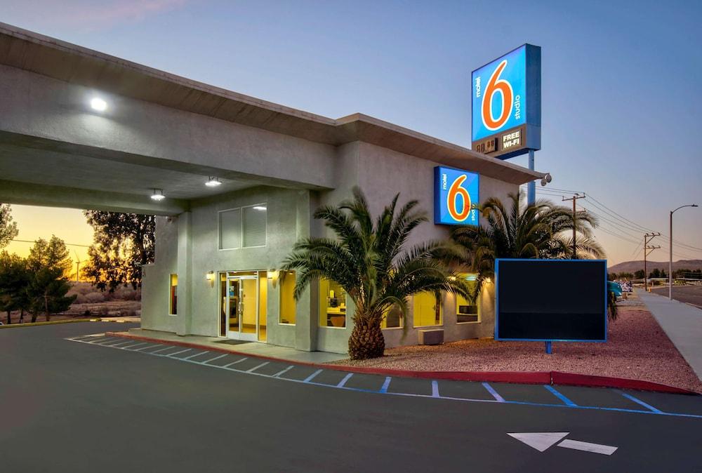 Motel 6 Victorville Buitenkant foto