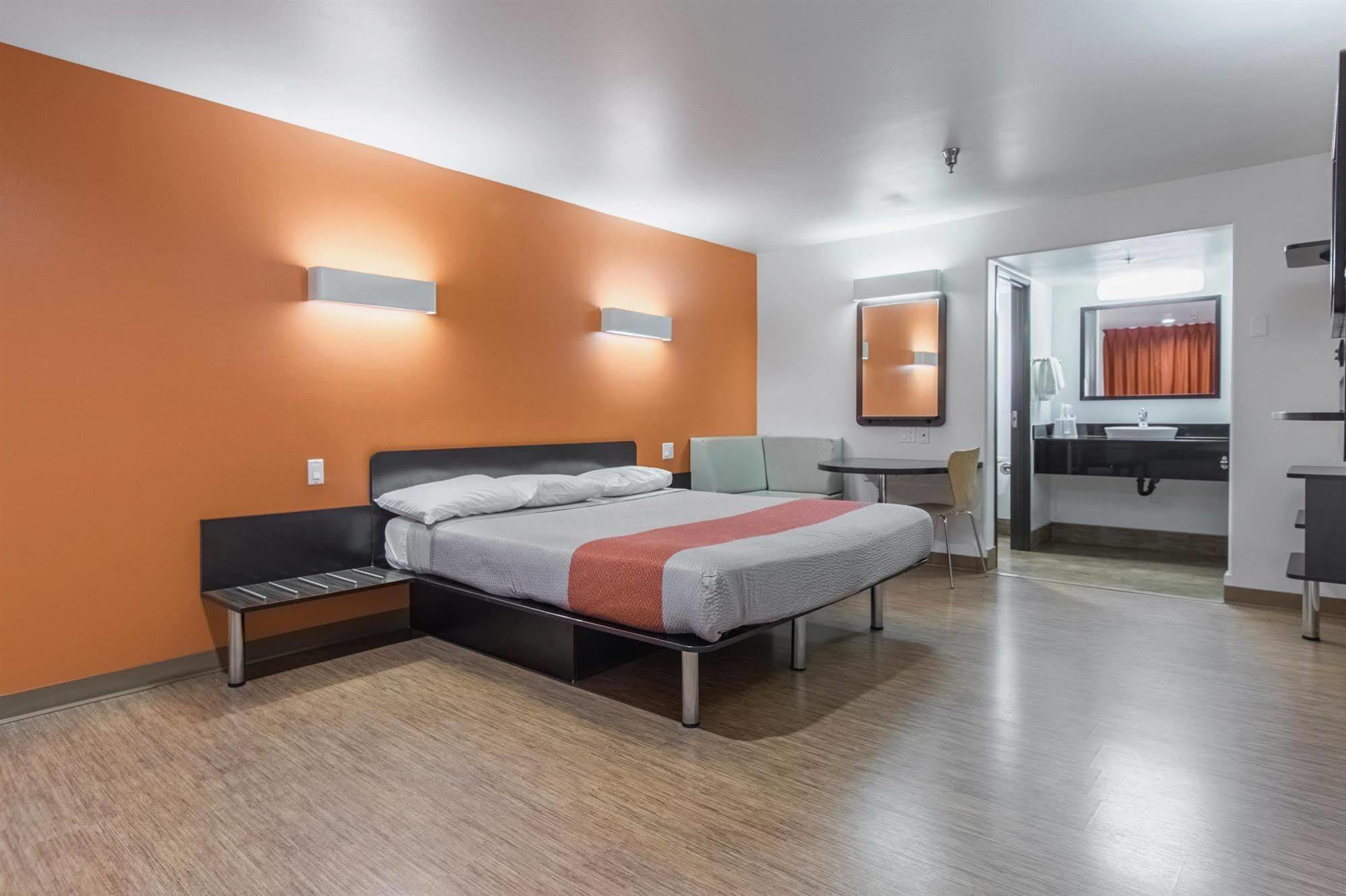 Motel 6 Victorville Buitenkant foto